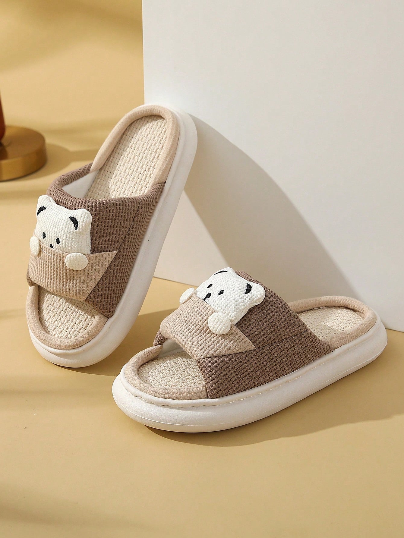 Women Cartoon Bear Decor Home Slippers, Preppy Fabric Novelty Slippers Coffee Brown