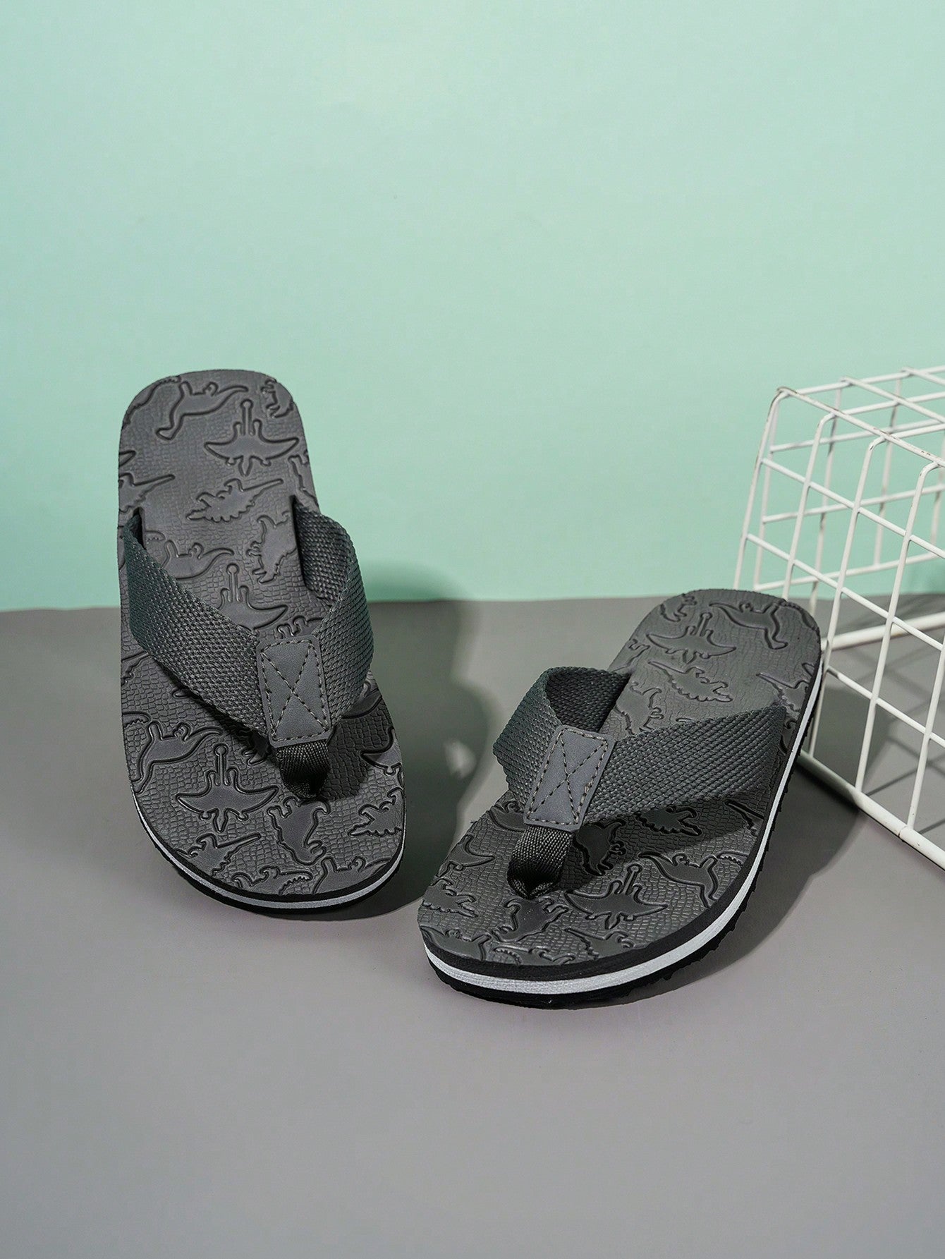 Boys' Summer Casual Cartoon Dinosaur Indoor/outdoor Flip Flops Grey