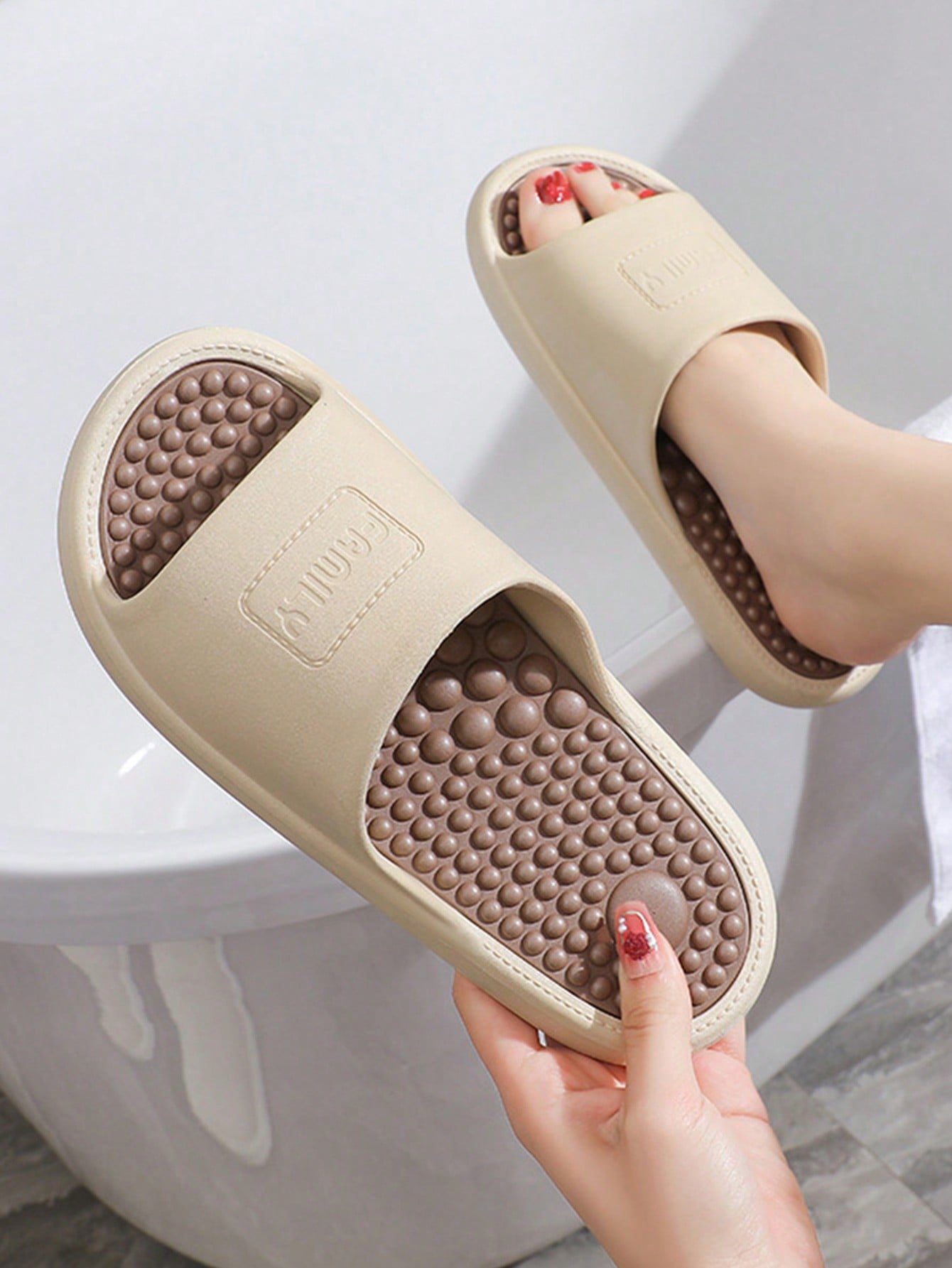 New Anti-Slip Comfortable Four Seasons Slippers Brown