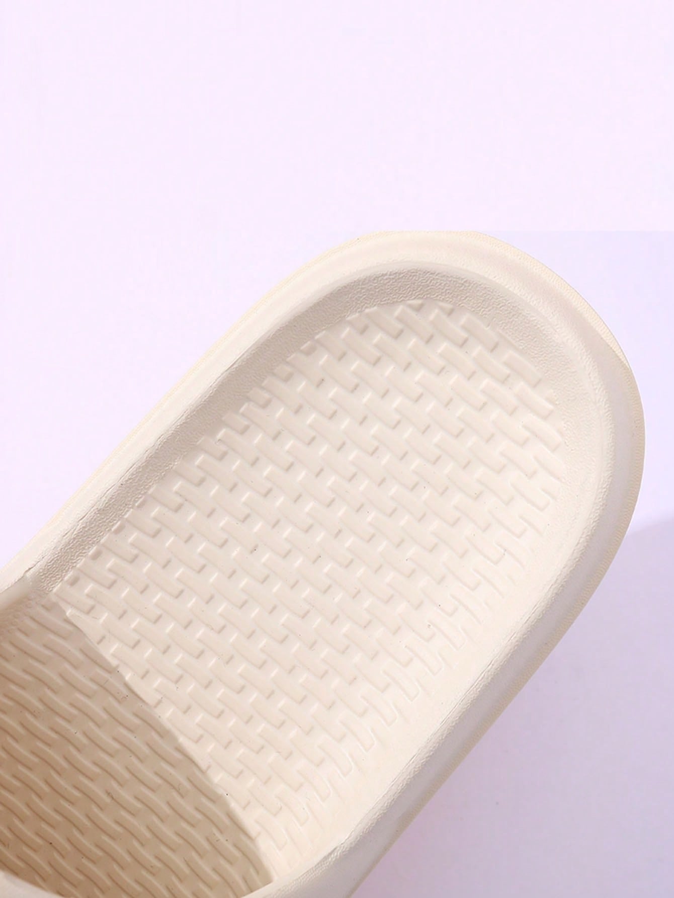New Summer Style Simple Outdoor Women Comfortable Thick-Soled Slippers With Anti-Slip Design For Indoor Use Beige