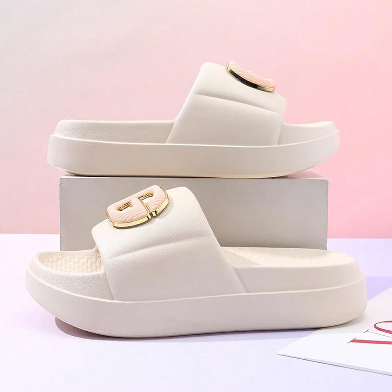 New Summer Style Simple Outdoor Women Comfortable Thick-Soled Slippers With Anti-Slip Design For Indoor Use Beige