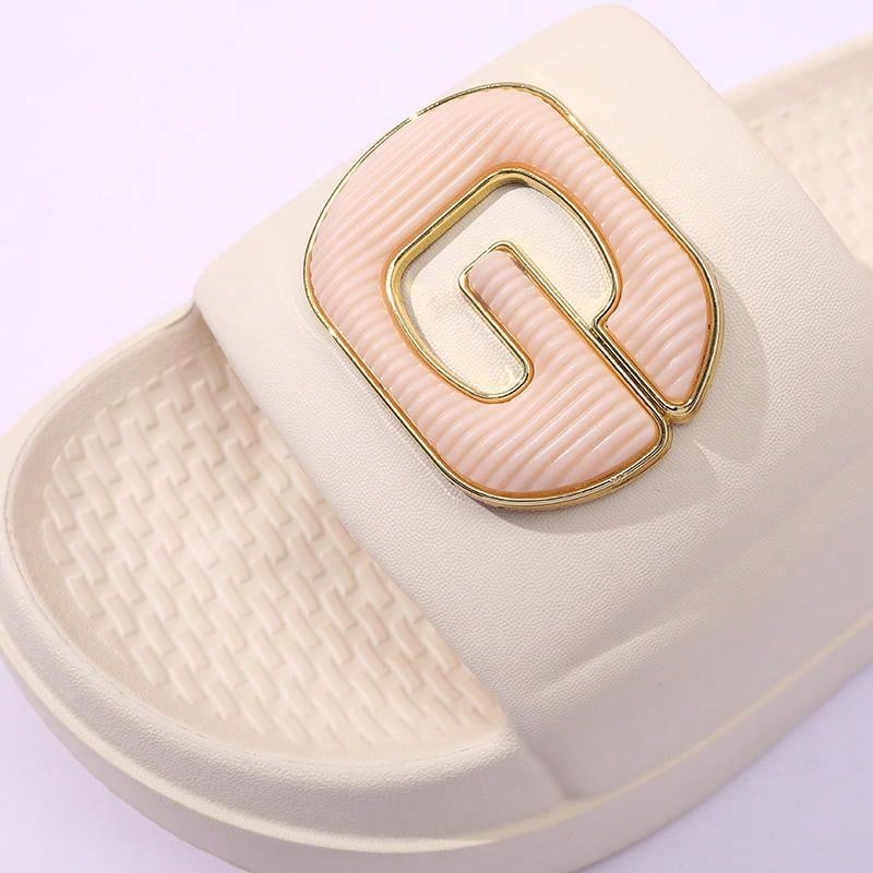 New Summer Style Simple Outdoor Women Comfortable Thick-Soled Slippers With Anti-Slip Design For Indoor Use Beige