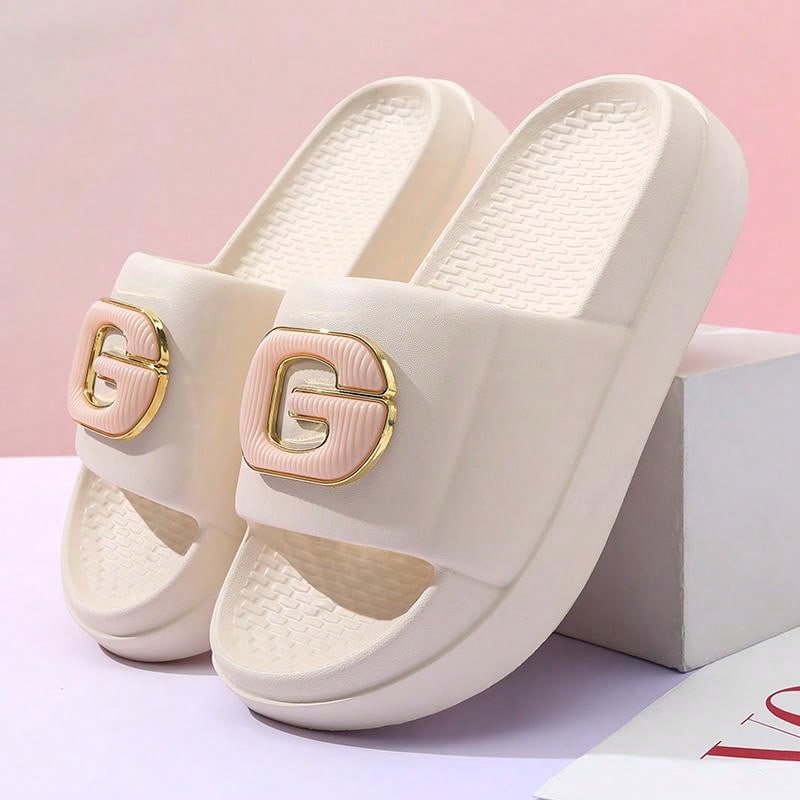 New Summer Style Simple Outdoor Women Comfortable Thick-Soled Slippers With Anti-Slip Design For Indoor Use Beige