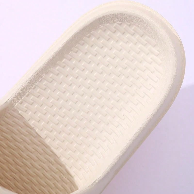 New Summer Style Simple Outdoor Women Comfortable Thick-Soled Slippers With Anti-Slip Design For Indoor Use Beige