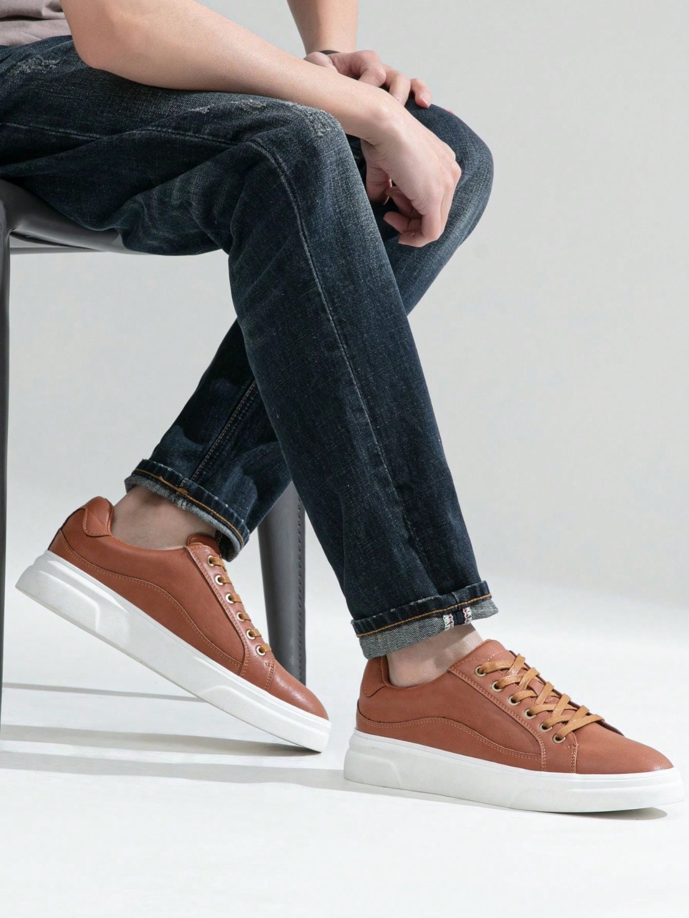 SHOESMALL Men's Fashion Minimalist Sneakers Classic Casual Skate Shoes For Men Stylish Soft White Sports Shoes Men's Dress Sneakers BMY5011A-brown