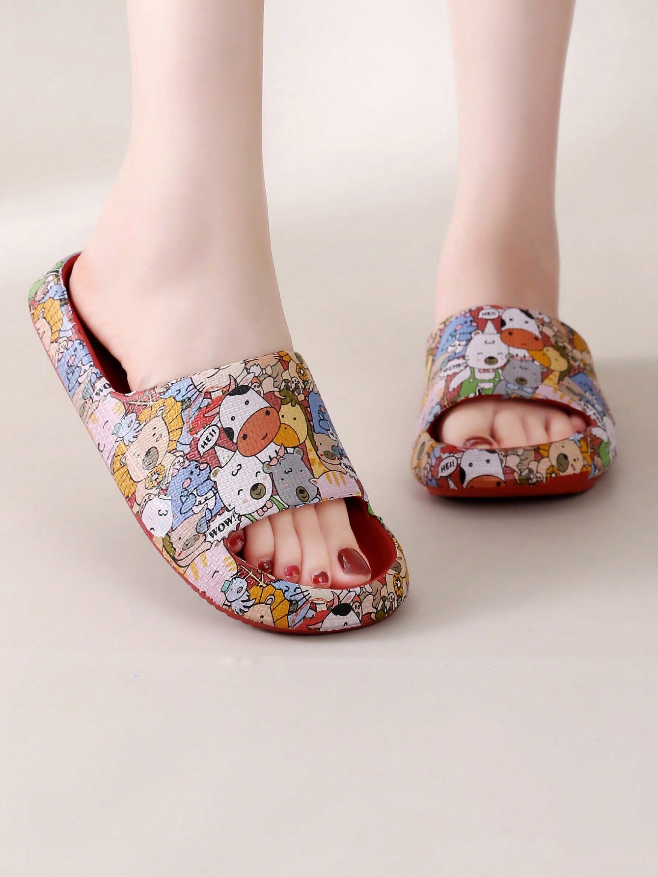 2024 New Style Cartoon Printed Animal Kingdom Slippers With Stepping Design, EVA Material For Outdoor And Summer, Fashionable Bathroom Slip-On Burgundy