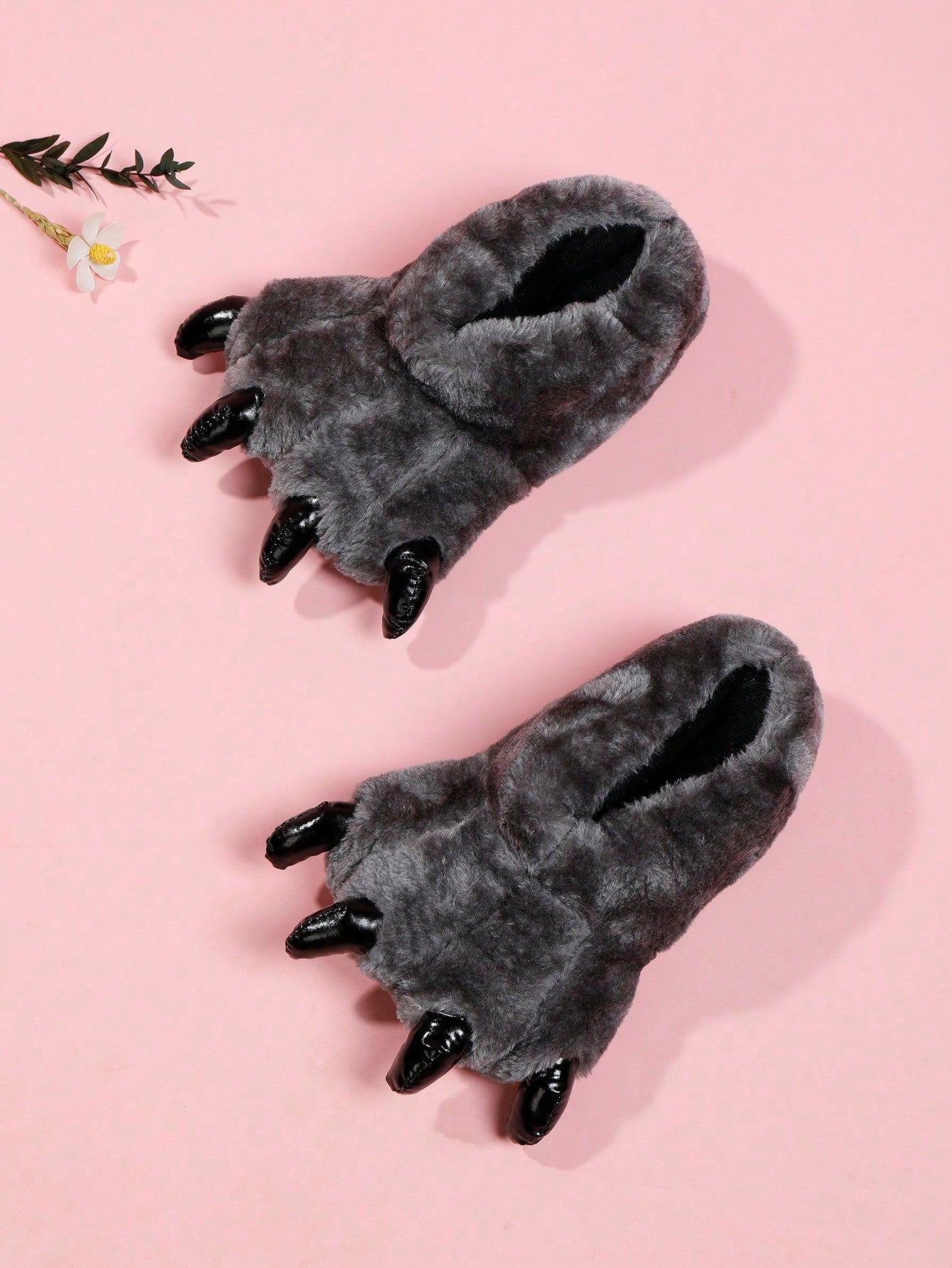 Fun Dinosaur Claw Design Plush-Lined Slip-On Slippers, Kids' Warm Cartoon Scuff House Slippers For Boys Girls, Halloween Theme, For Halloween Party Grey