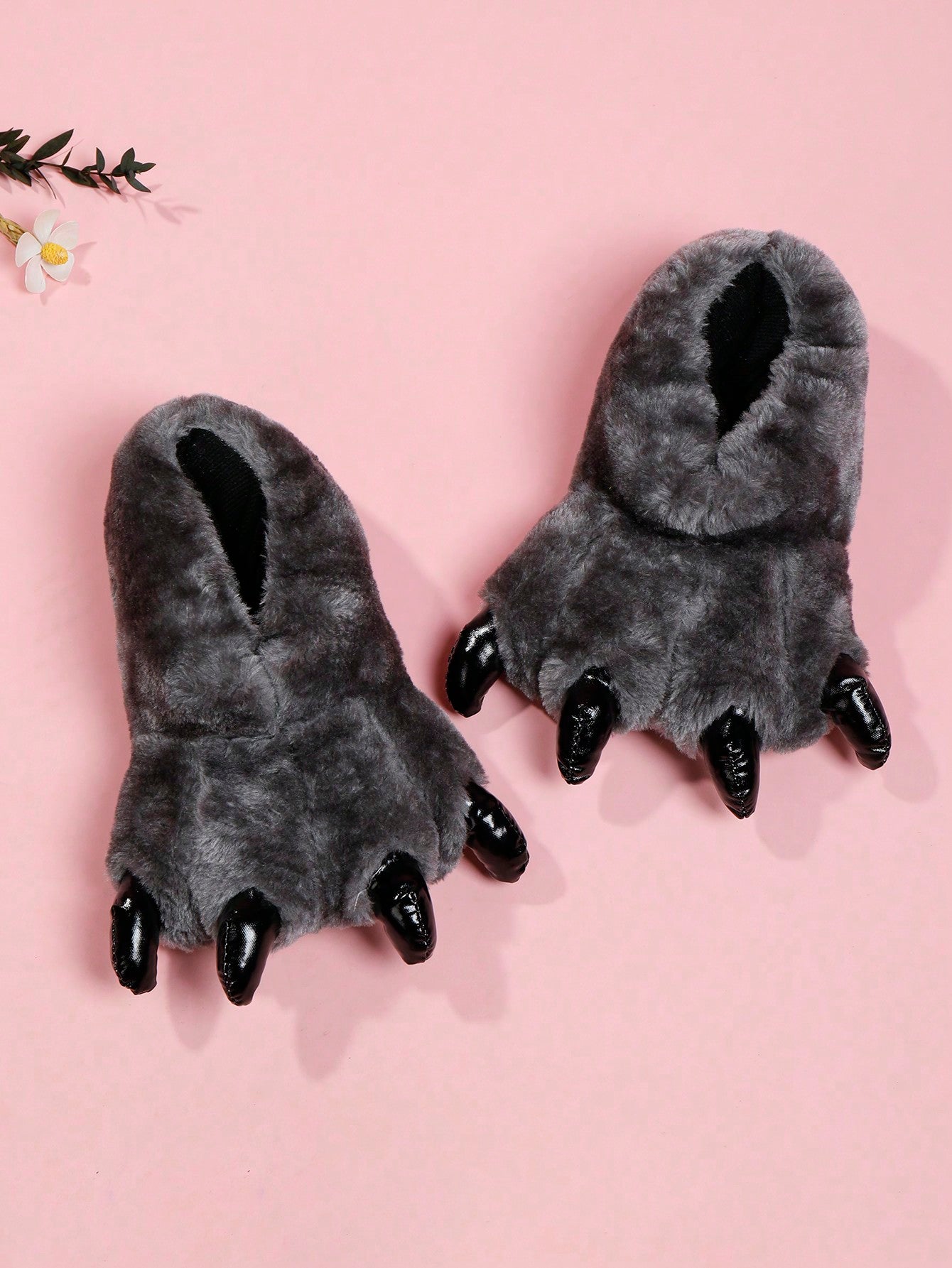 Fun Dinosaur Claw Design Plush-Lined Slip-On Slippers, Kids' Warm Cartoon Scuff House Slippers For Boys Girls, Halloween Theme, For Halloween Party Grey