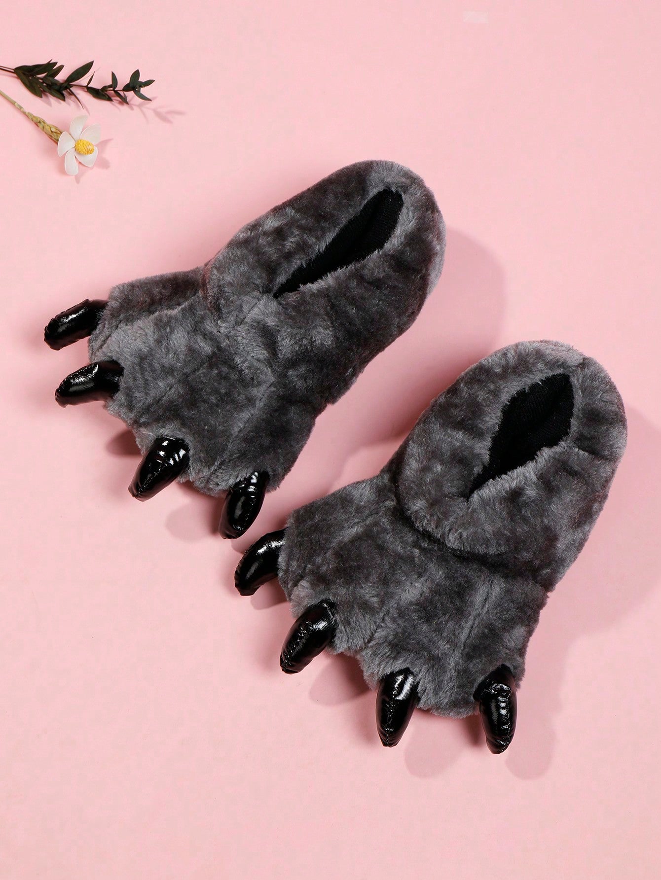 Fun Dinosaur Claw Design Plush-Lined Slip-On Slippers, Kids' Warm Cartoon Scuff House Slippers For Boys Girls, Halloween Theme, For Halloween Party Grey