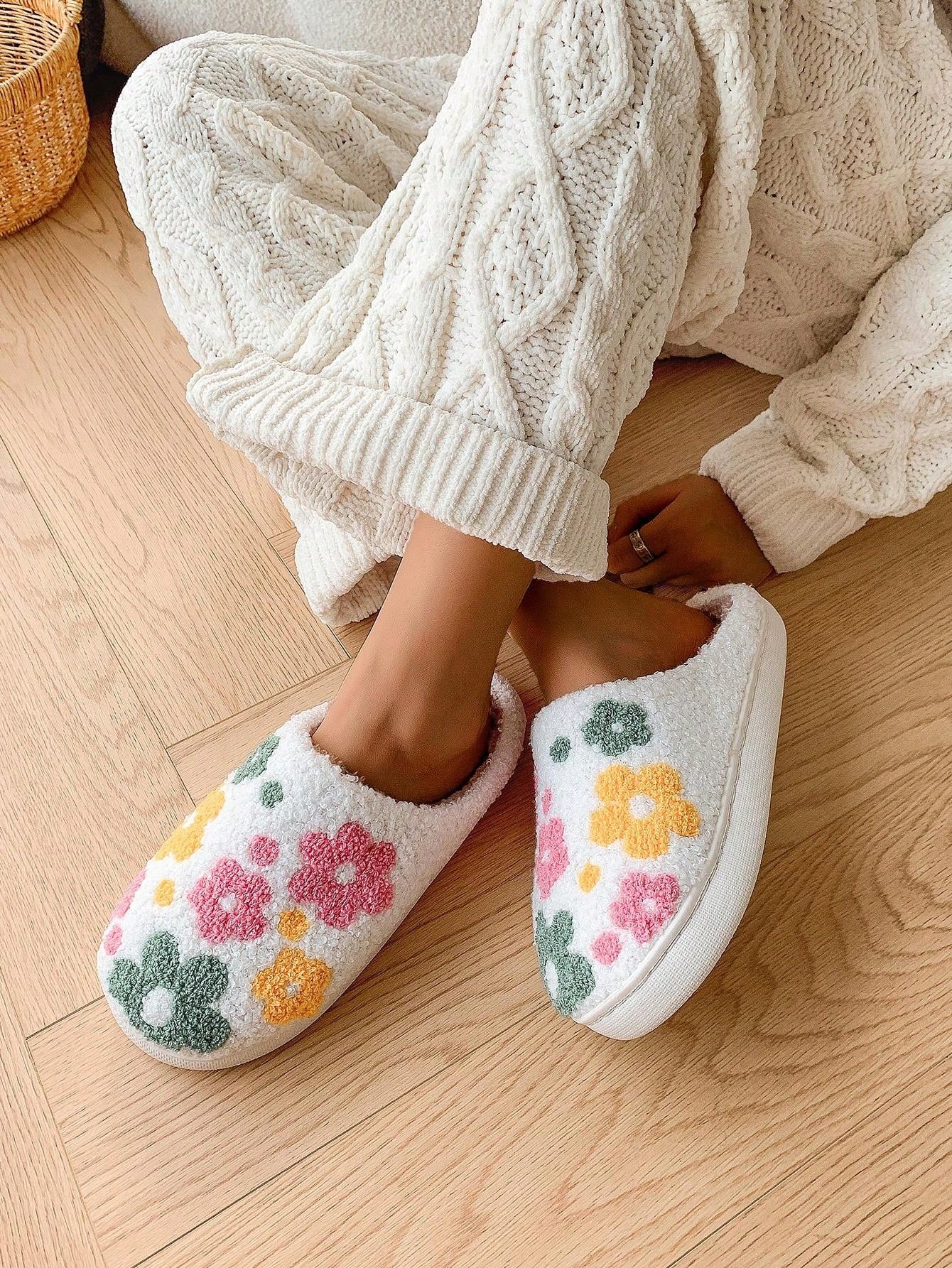 Fashionable & Cute Floral Pattern Soft Comfortable Non-Slip Durable Warm House Slippers For Winter White