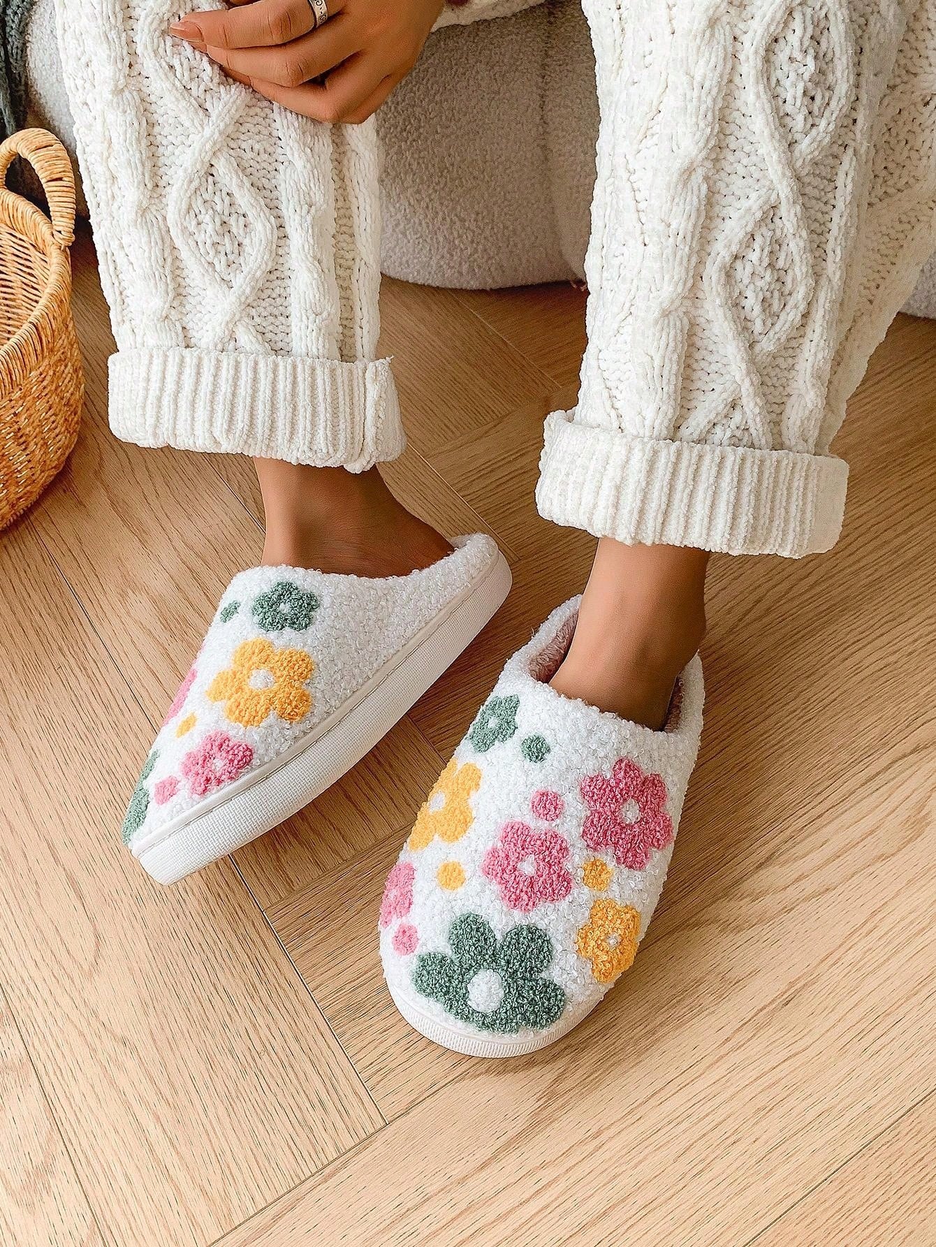 Fashionable & Cute Floral Pattern Soft Comfortable Non-Slip Durable Warm House Slippers For Winter White