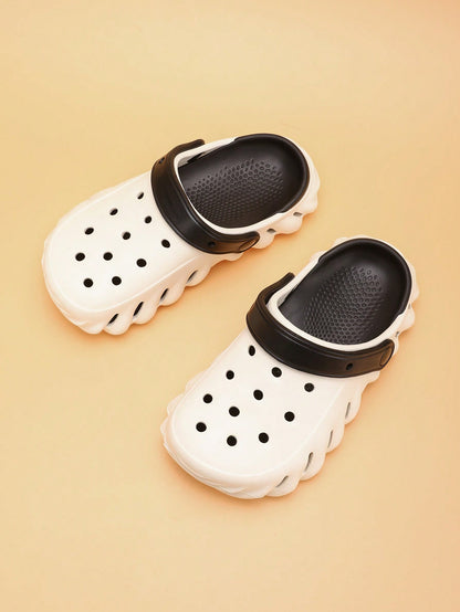 Kids Hollow Shoes Lightweight Anti-Slip Soft Bottom Teens Home Slippers Unisex Simple Beach Slides For Summer Black and White