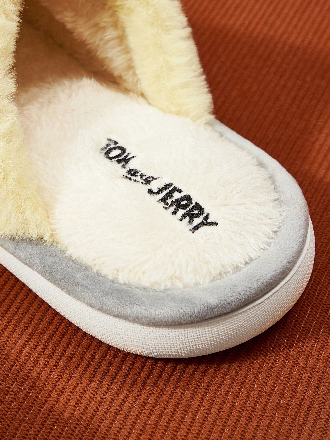 TOM & JERRY X SHEIN Cartoon Embroidered Plush Ladies' House Slippers, For New Year Holiday, Spring Shoes Spring Break Easter Yellow