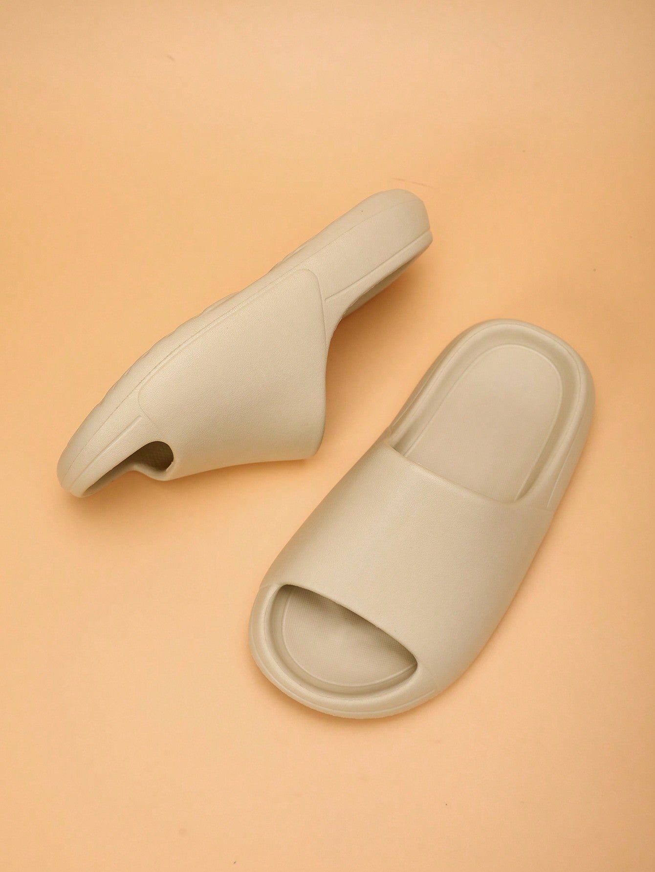 Kids Foam Slippers, Lightweight Non-Slip Soft Bottom, Middle/Big Kids, Casual, Quick-Drying, Minimalist Strap, Beige Color, Unisex Beach Sandals Beige