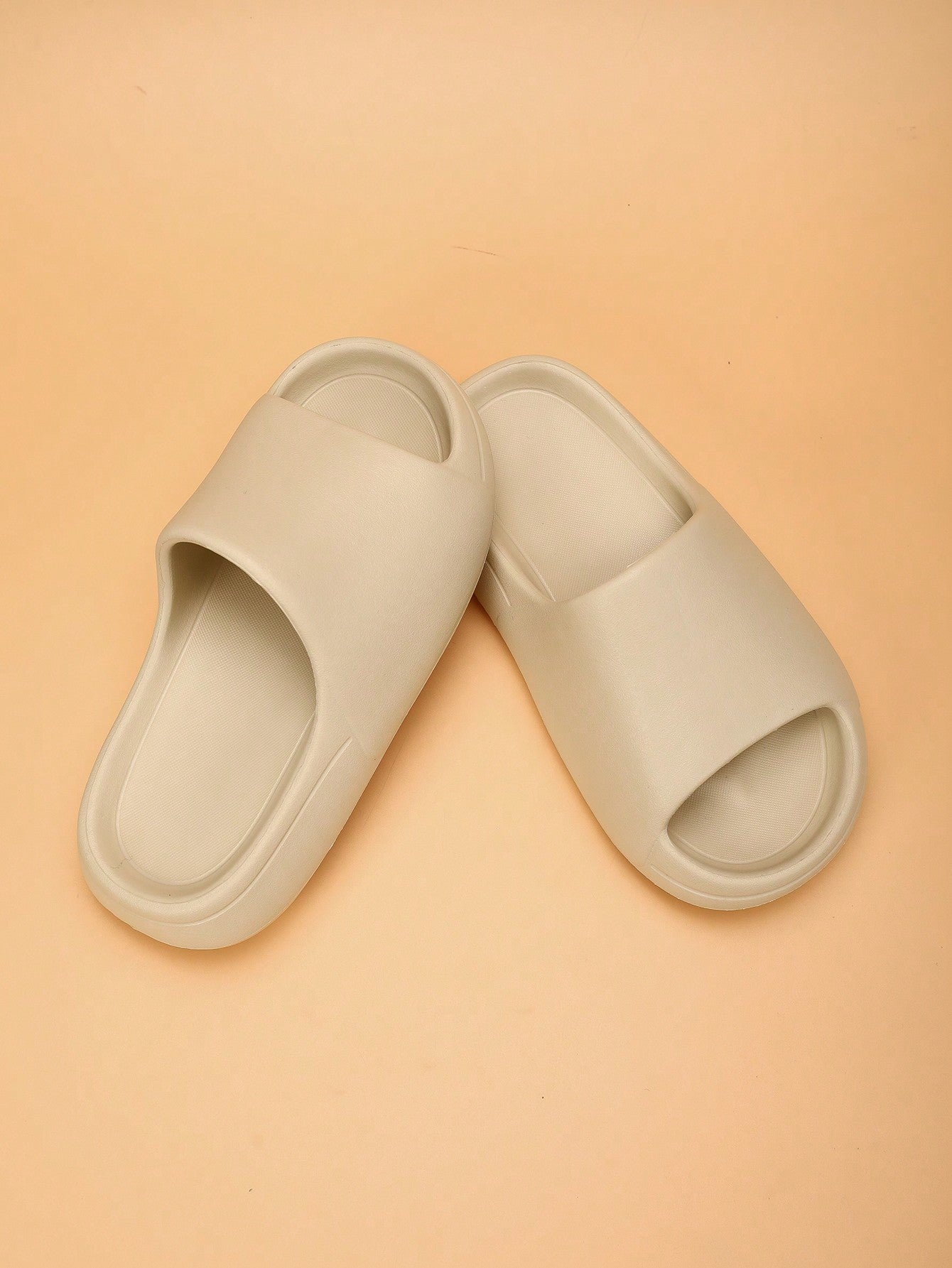 Kids Foam Slippers, Lightweight Non-Slip Soft Bottom, Middle/Big Kids, Casual, Quick-Drying, Minimalist Strap, Beige Color, Unisex Beach Sandals Beige