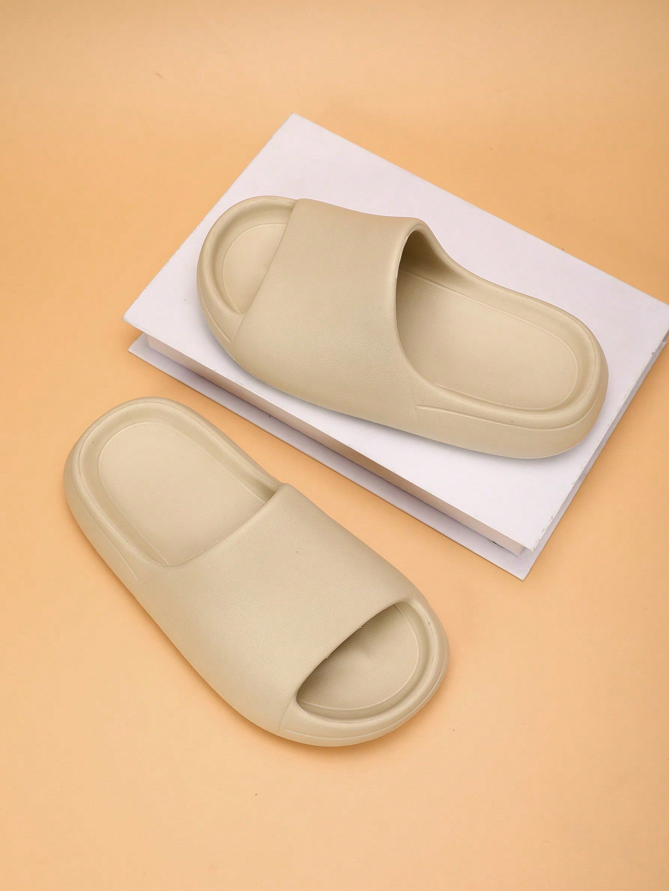 Kids Foam Slippers, Lightweight Non-Slip Soft Bottom, Middle/Big Kids, Casual, Quick-Drying, Minimalist Strap, Beige Color, Unisex Beach Sandals Beige