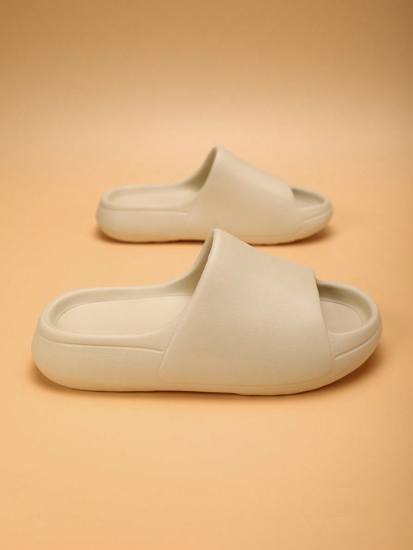 Kids Foam Slippers, Lightweight Non-Slip Soft Bottom, Middle/Big Kids, Casual, Quick-Drying, Minimalist Strap, Beige Color, Unisex Beach Sandals Beige