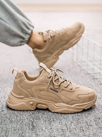 Men's Letter Print Spliced Lightweight Breathable Anti-Slip Hiking Shoes, Fashionable Men Sports Shoes & Casual Khaki